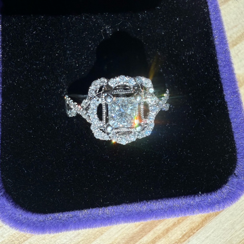 NEW flawless Zac Posen Flower Diamond Halo White Gold Engagement Ring 14k sz 5.5